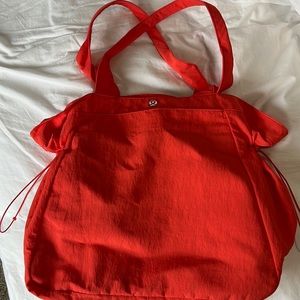 Lulu lemon side-cinch shopper bag. Orange